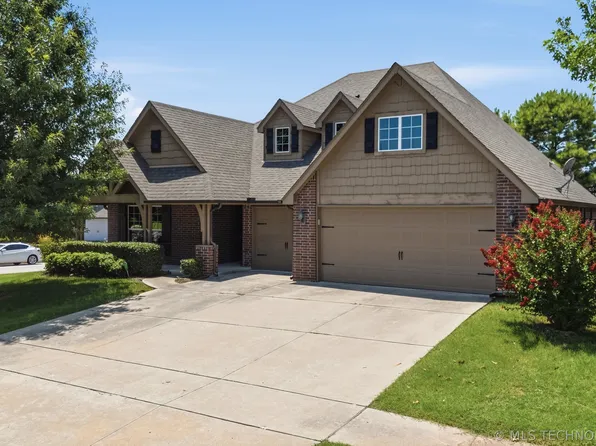 13422 S 19th Ct, Bixby, OK 74008