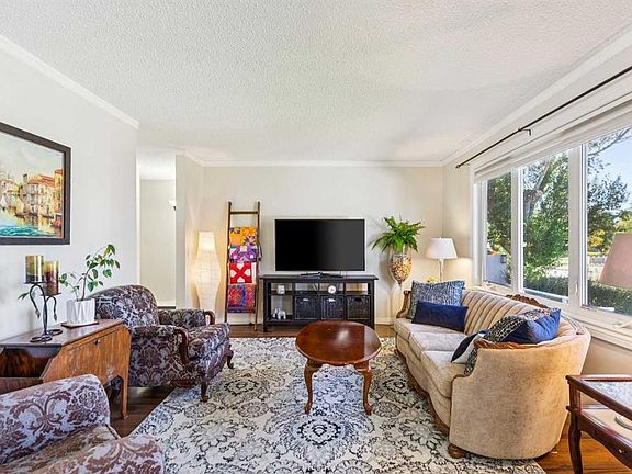 4th image of 144 N Dovercliffe Way SE
