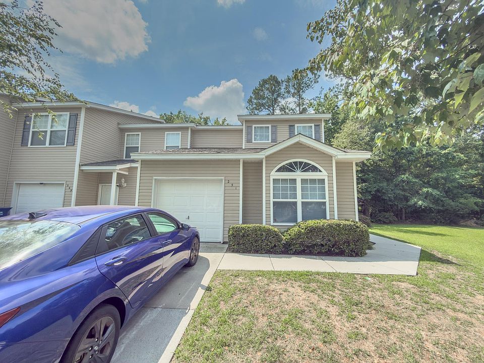 1st image of 251 Grand Oaks Dr