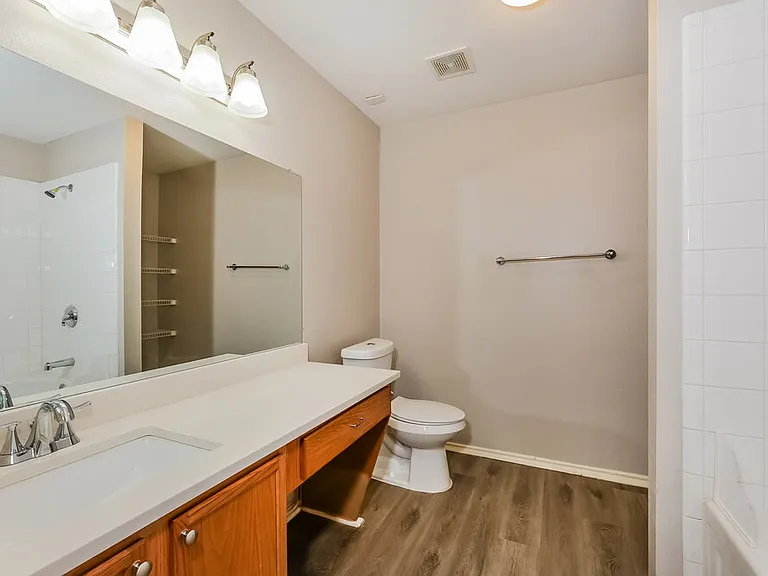 2217 Midbury Dr — Photo 11
