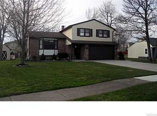 34 Petersbrook Cir, Lancaster, NY 14086