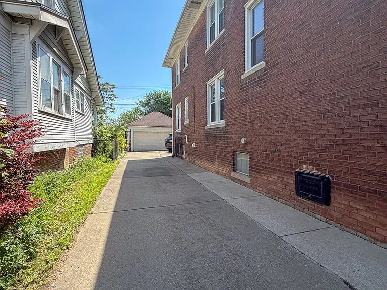 9392 Woodside St — Photo 5