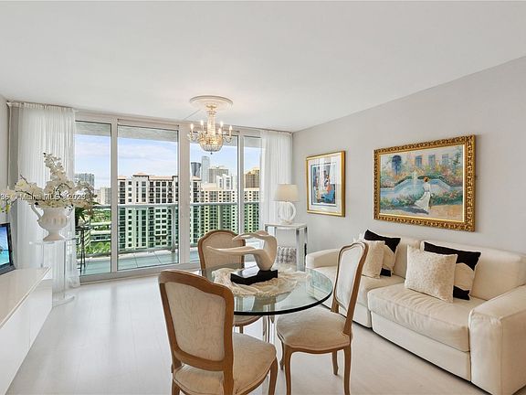 4th image of 100 Bayview Dr APT 1830