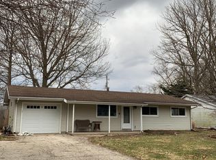 1412 Briarwood Dr, Champaign, IL 61821