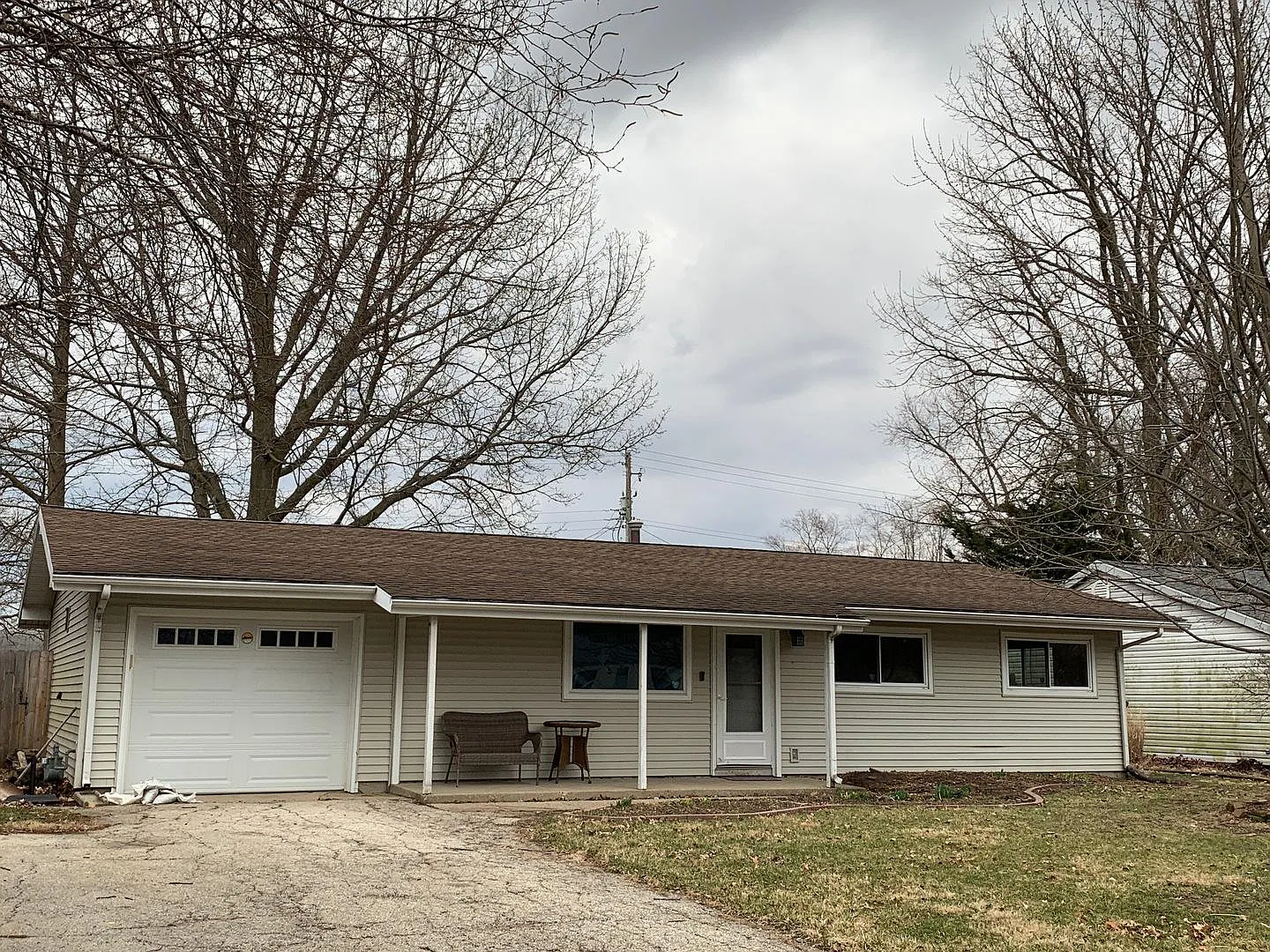 1412 Briarwood Dr photo 1