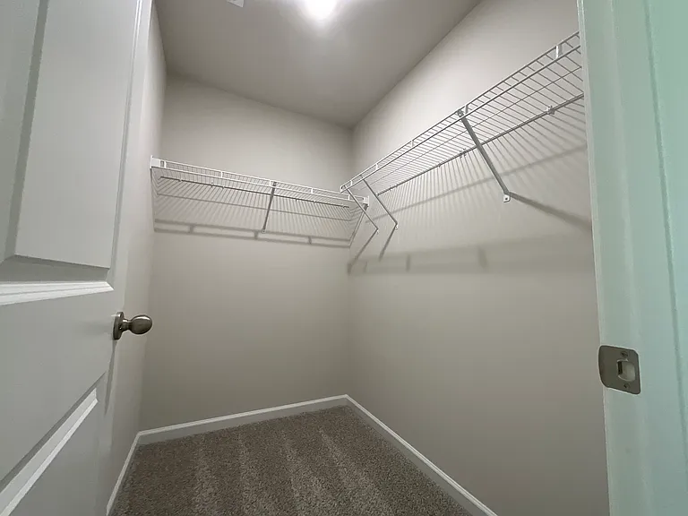 646 Rolling Fields Dr — Photo 12