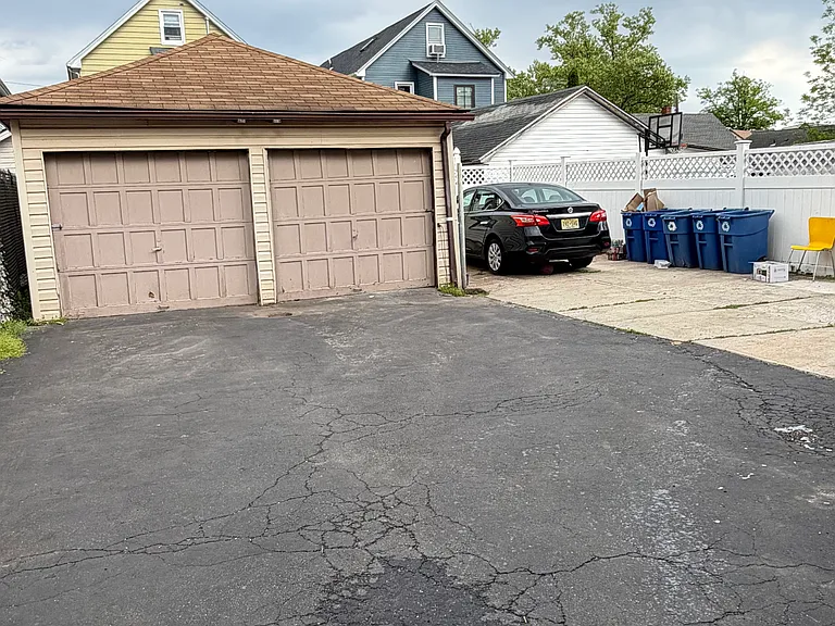 141 Acme St #2 — Photo 23