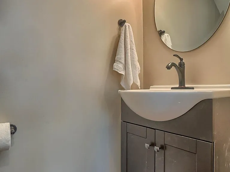 234 N Stratton St — Photo 14