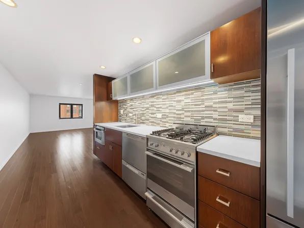 34 Gramercy Park East image 2 of 3