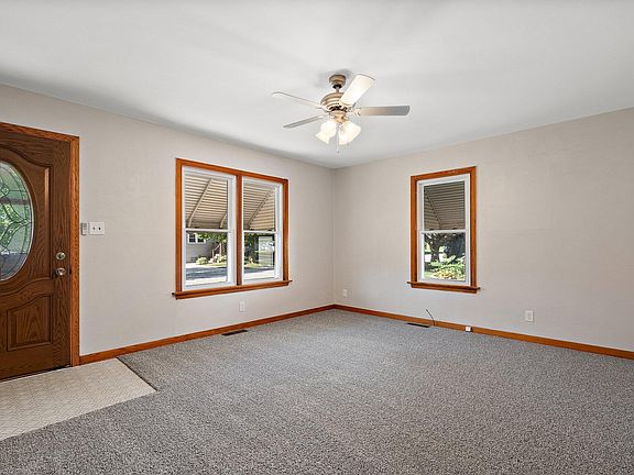 5th image of 811 Institute St