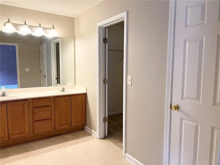 3884 Heritage Crest Pkwy — Photo 21