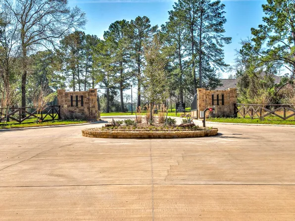 2 Homestead Hill Rd, New Waverly, TX 77358