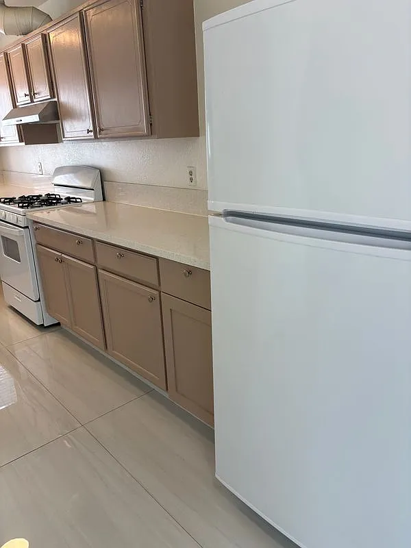 4 bed, 2.0 bath, 1260 sqft, $1,900 — Photo 3