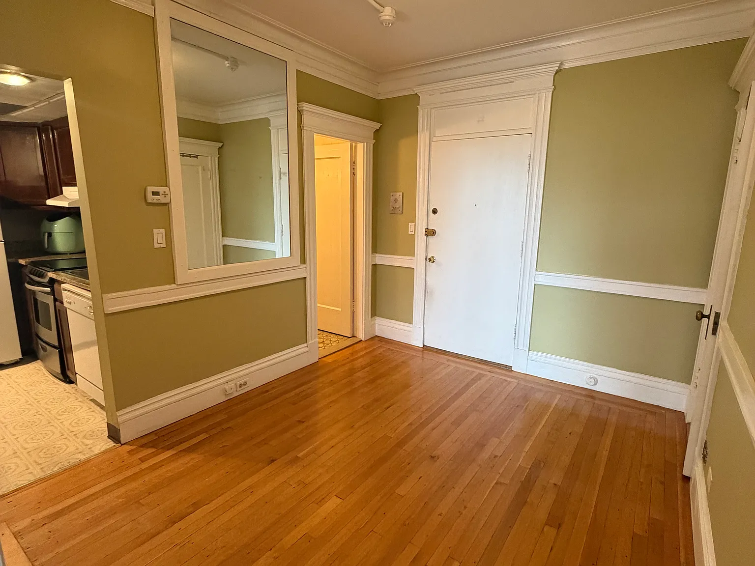 1 bed, 628 sqft, $2,900 — Photo 2