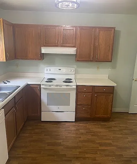 1299 Crescent Ct — Photo 3