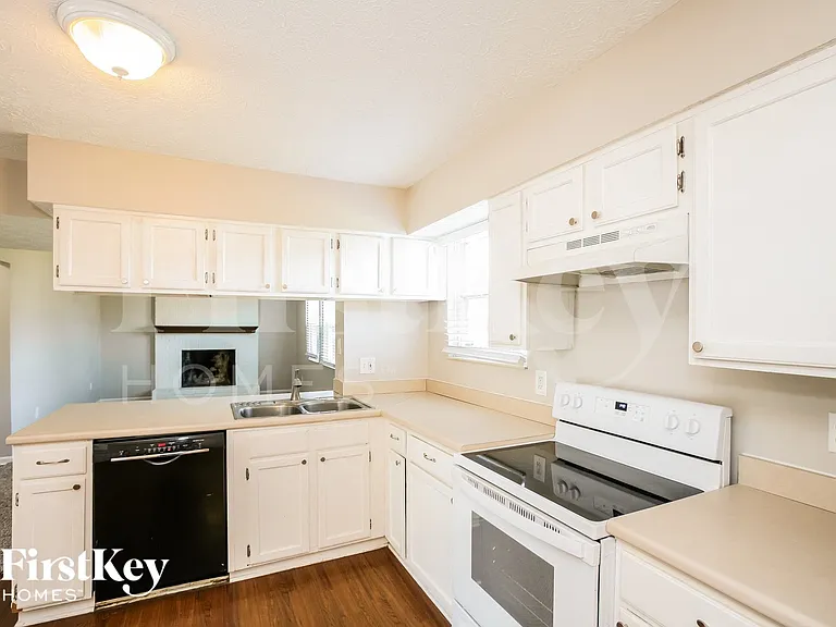 606 Sunblest Blvd S — Photo 6
