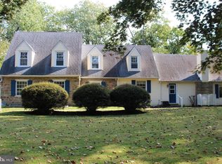 1046 Eagle Rd, Huntingdon Valley, PA 19006