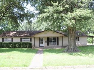 1407 Sanders St, Crockett, TX 75835