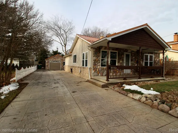 301 N Fitch St, Durand, MI 48429