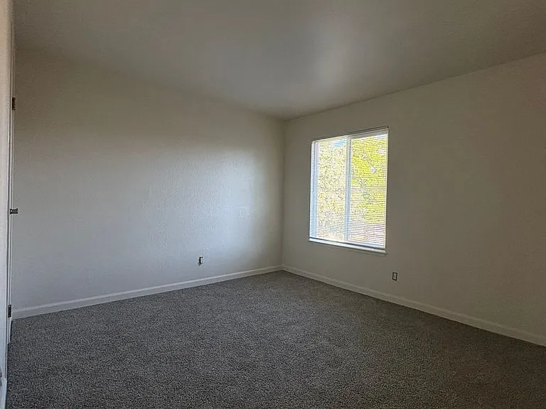 400 S Saliman Rd #G54 — Photo 5
