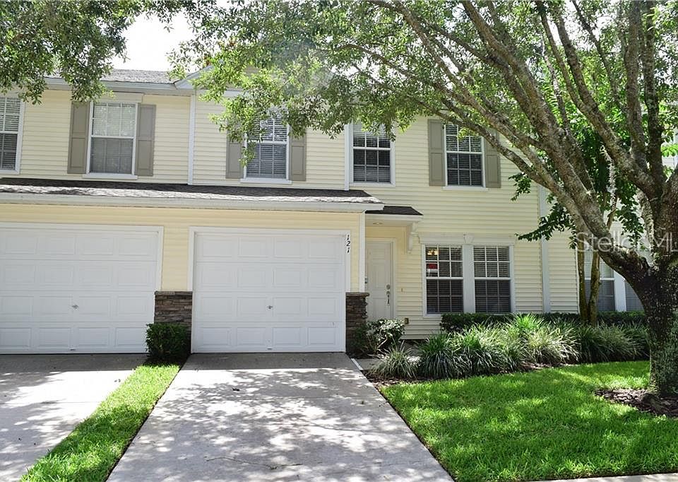 1st image of 121 Woodknoll Pl