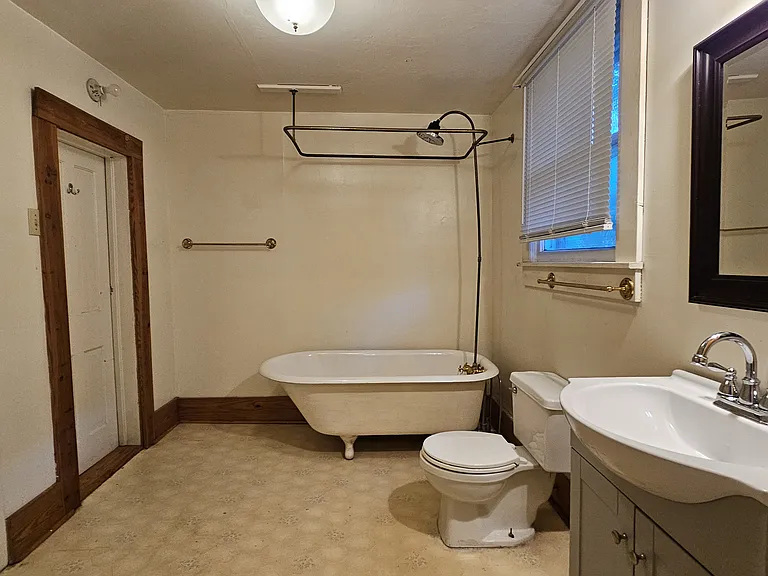 234 SW 2nd Pl — Photo 8