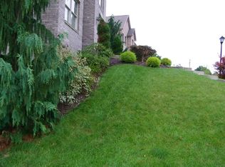 1130 Surrey Woods Rd, Bethel Park, PA 15102