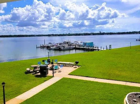 726 Eglin Pkwy #D8, Fort Walton Beach, FL 32547