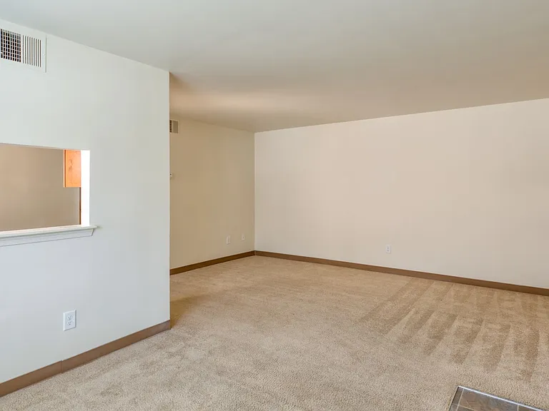 Mission College Apartments — Photo 12