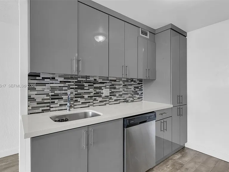 10400 SW 108th Ave #A413 — Photo 4