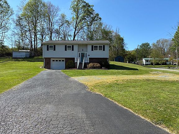 2nd image of 784 Maple Fork Rd