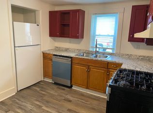 242 Chapel St APT 3, Lockport, NY 14094