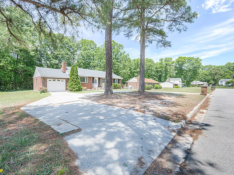Circular driveway