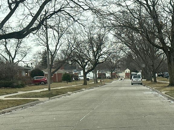 5th image of 9692 Mueller St