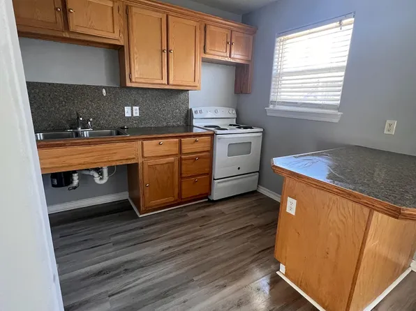 110 S Moore Ave #B, Claremore, OK 74017