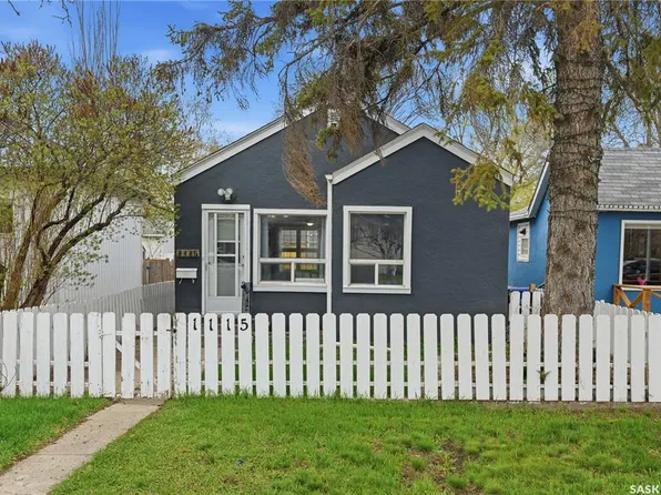 1115 J AVENUE N, Saskatoon, SK S7L 2L5