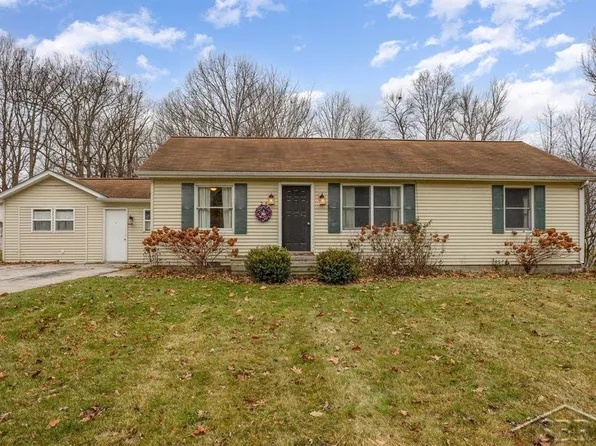 208 Sparling Dr, Saginaw, MI 48609