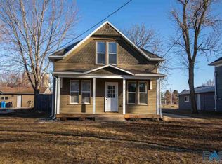212 E 3rd St, Worthing, SD 57077