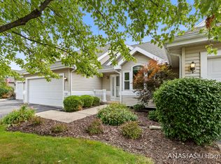 1420 Windcrest Ln NE, Grand Rapids, MI 49525