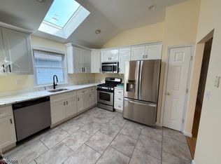 28 Caldwell Rd, Parsippany, NJ 07054