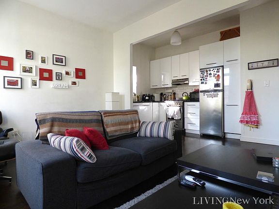 2nd image of 50 W 105th St APT 3A