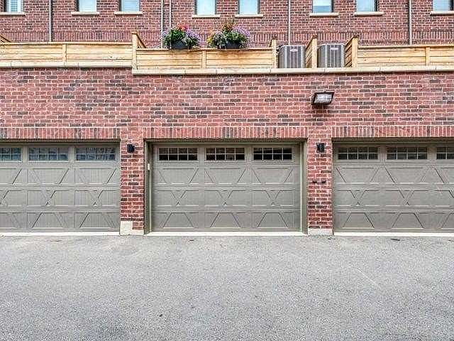 2nd image of 2160 Trafalgar Rd #6