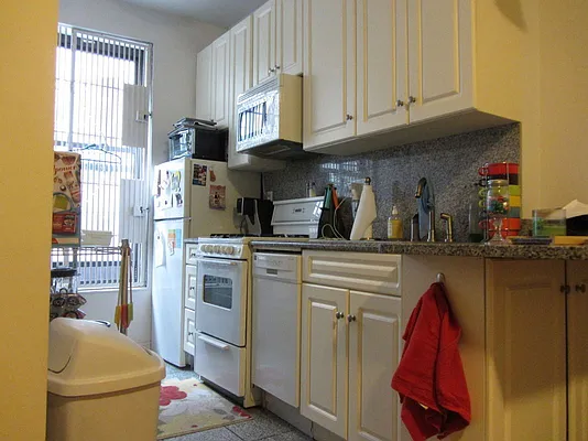 Rented by Luxor Homes & Investment Realty | media 12