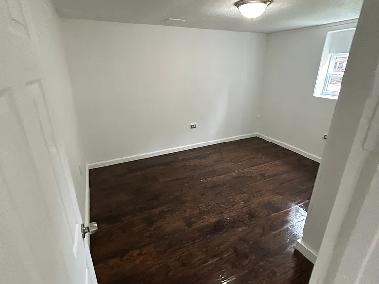106 W Shoal St — Photo 1