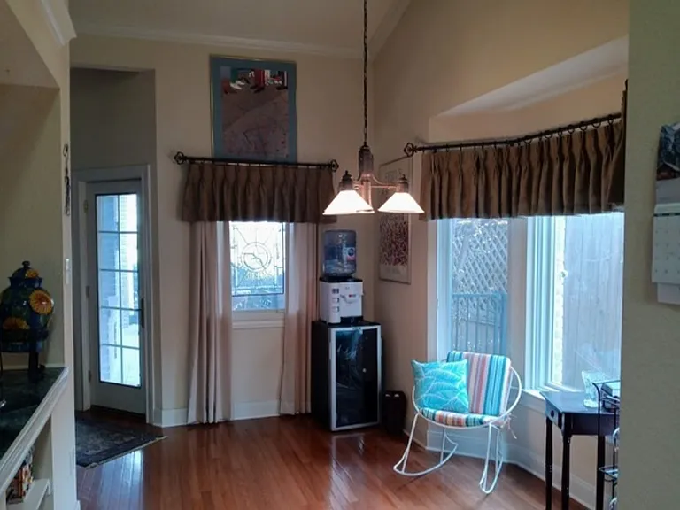 3325 Sherwin Dr — Photo 10