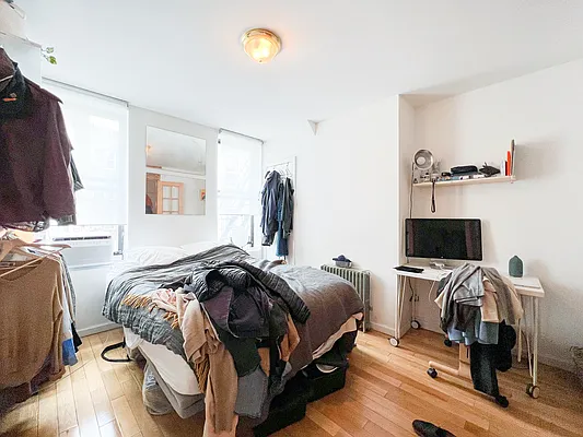 Rented by Compass | media 7