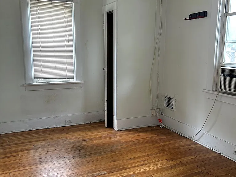 5260 Forbes Ave — Photo 8