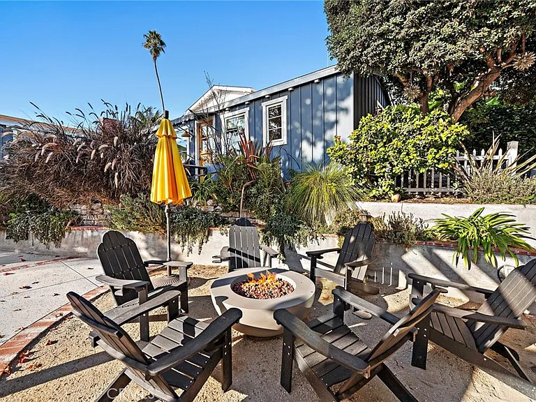 231 Cajon St — Photo 4