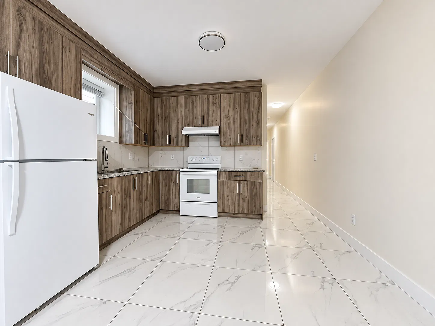 2 bed, 1000 sqft, $1,650 — Photo 2
