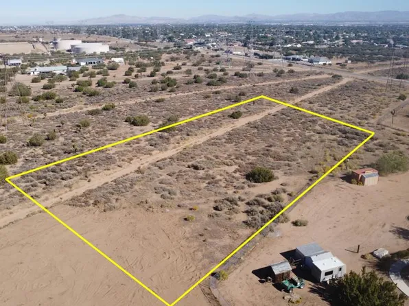 3 Farmington St, Hesperia, CA 92344